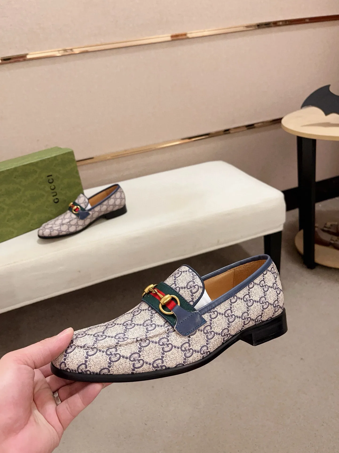 Men's shoes 💰: 520💰 (GUCCI) New product series ss hot new products 💢 💠 Casual suit shoes 👞, top imported materials Upper hardware buckles and shoe side logos, insoles and soles with brand logos 💠 💎 Upper: imported PVC material 100% 💎 Lining: cowhide/100% 💎Feet: cowhide/100% 💎Sole: rubber/100% 💎SIZE: 38 39 40 41 42 43 44 Can be customized 45